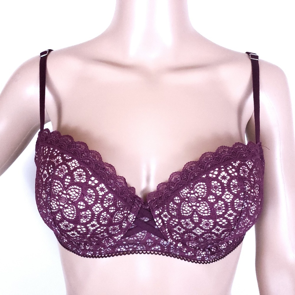 Victoria's Secret Women Lace Bra Size 32D - NWT
